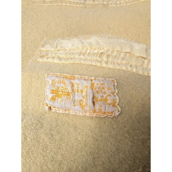 Vtg Blanket Hudson Bay ? or similar 3.5 point Wool 63x72 Gold white label READ - Picture 4 of 16